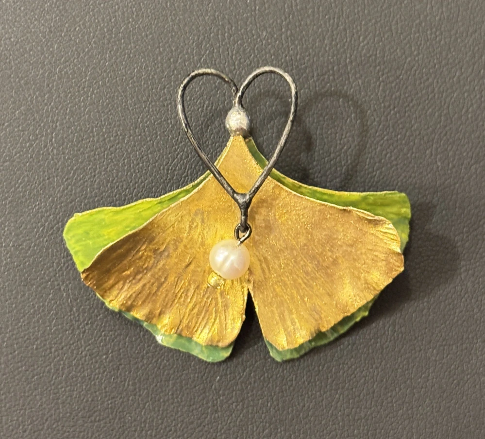 Novotná Veronika: Brož - Ginkgo