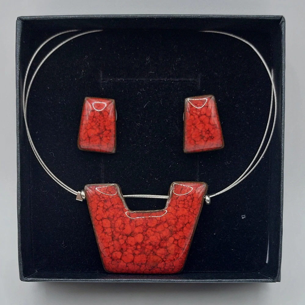 Komárková Lea: Set (červený nepravidelný)