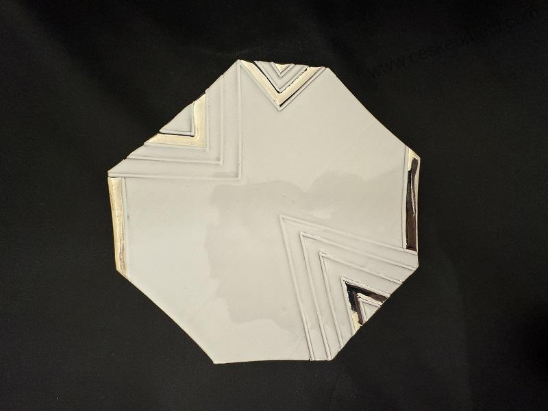 DUKE: Talířek - Kubistický