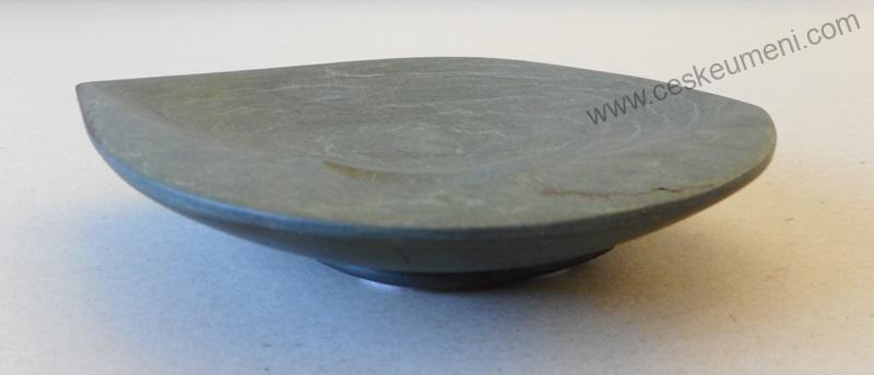 Doucha Jiří:  Miska malá z břidlice