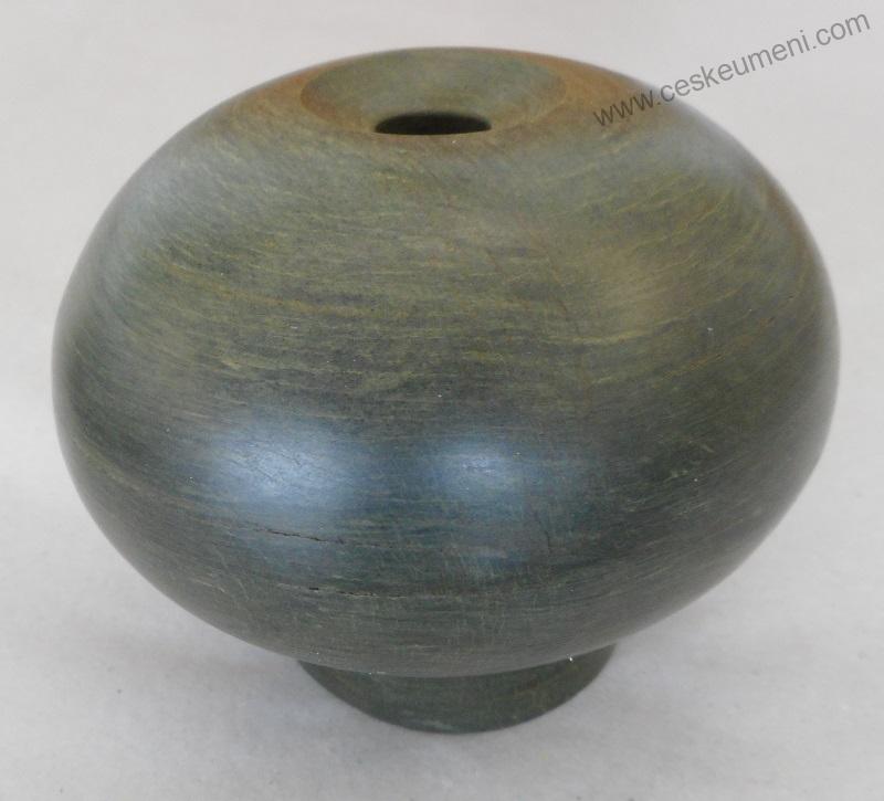 Doucha Jiří:  Vázička kulatá z břidlice