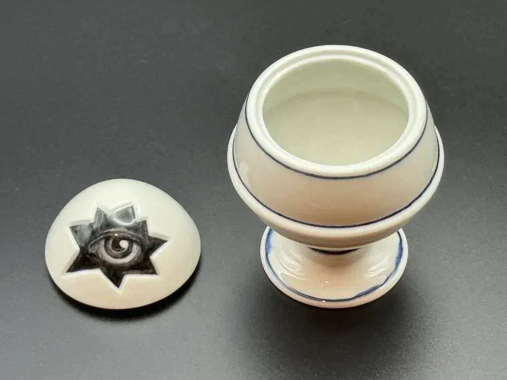 Laštovička Jiří: Dózička vejce - modrý pruh