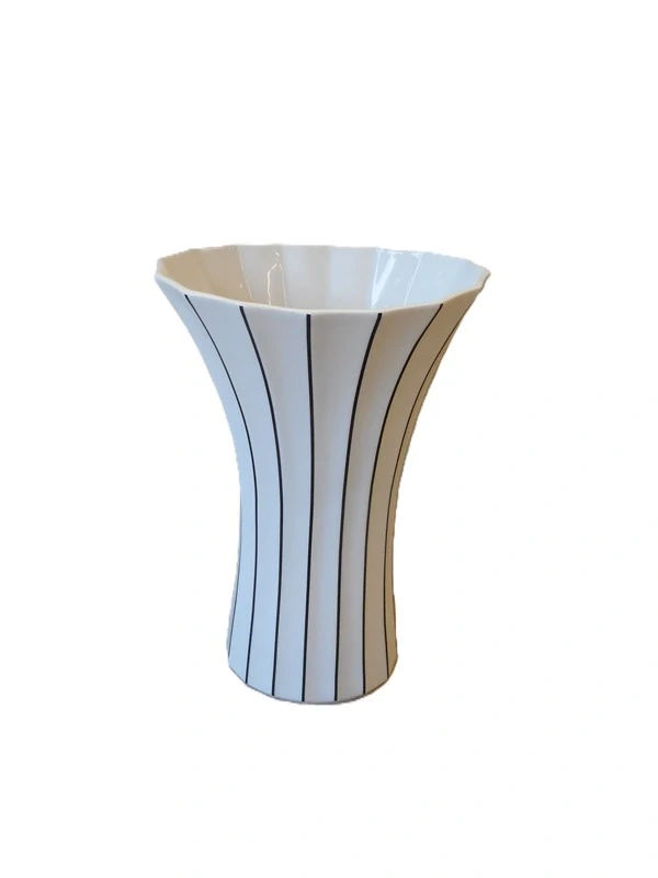 GOLDFINGER porcelán: Váza RETRO T černá linka