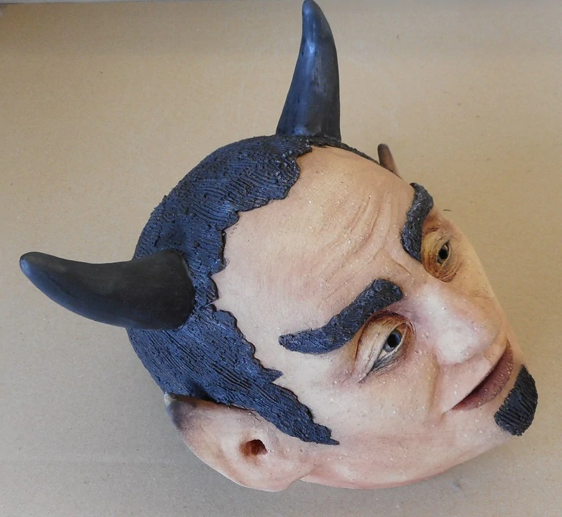 Charwotová Lenka: Lucifer - světený objekt