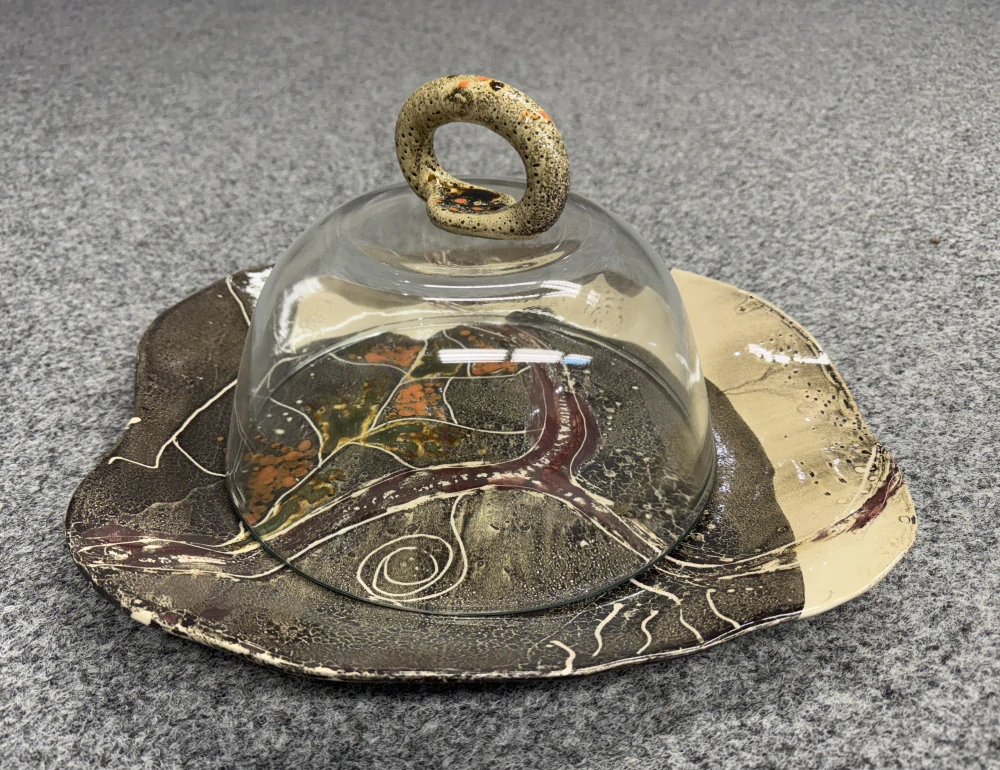 Strunová Gebrt Květuše: Tác a poklop