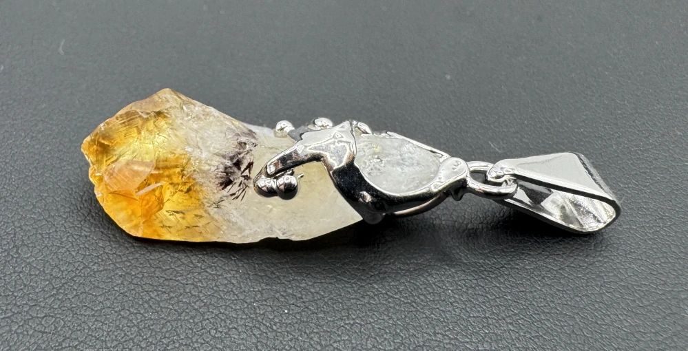 Kurfiřtová Štěpánka: Závěs - Citrín