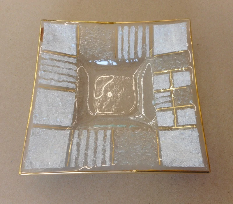 Kaufman Robert: CORAL WHITE - skleněná miska karo s pozlacením