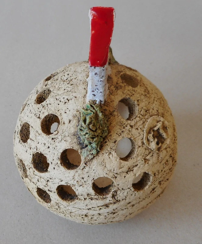 Trbušková Štěpánka: Svícen - koule malá s domkem I.