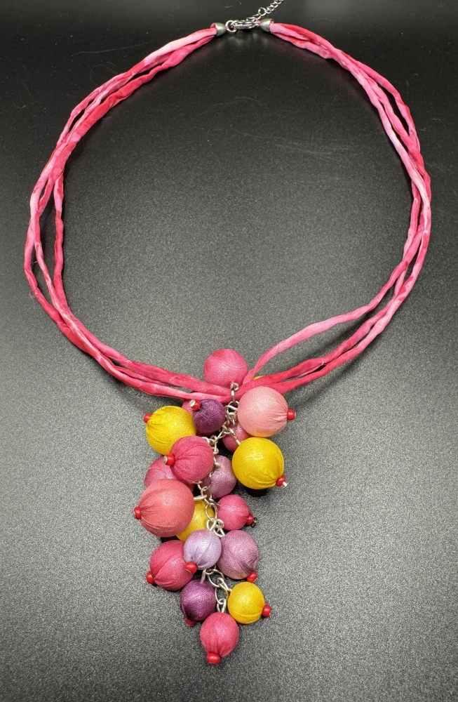 Ammerová Bohumila: Náhrdelník hrozen - růžový