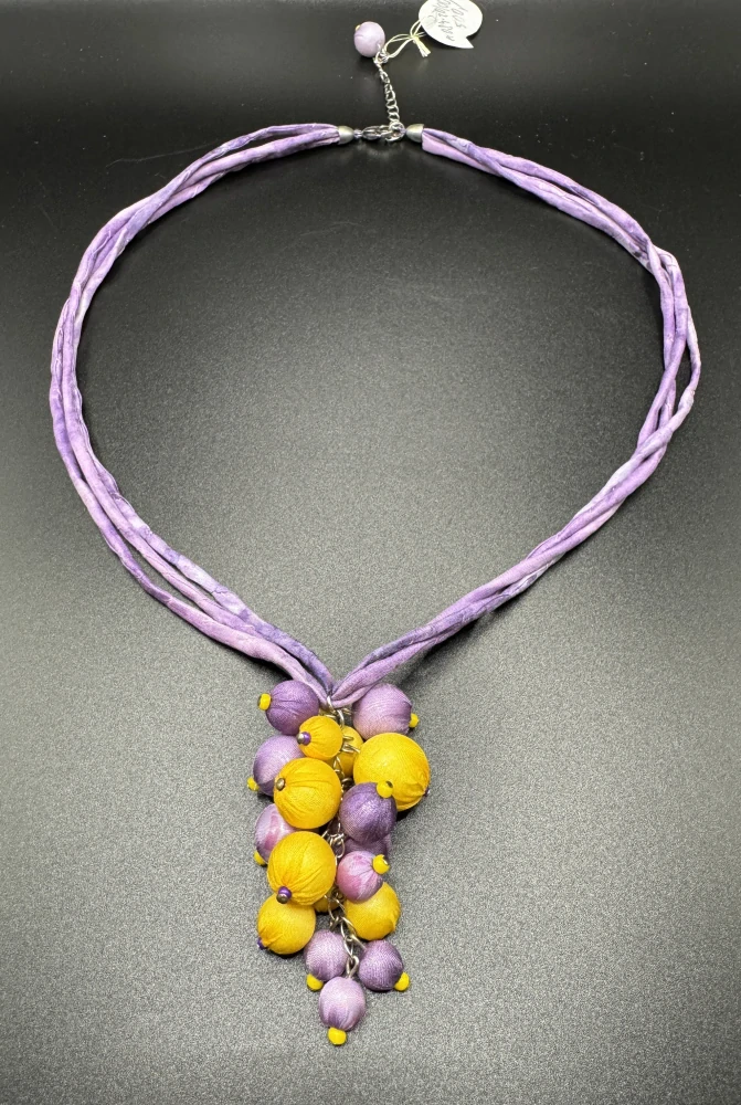 Ammerová Bohumila: Náhrdelník hrozen -fialový