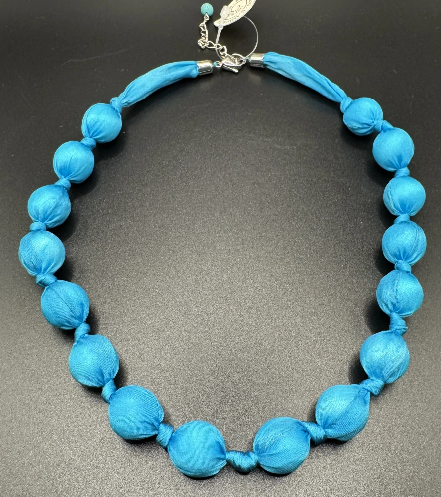 Ammerová Bohumila: Náhrdelník kuličky s uzlíky - modrý