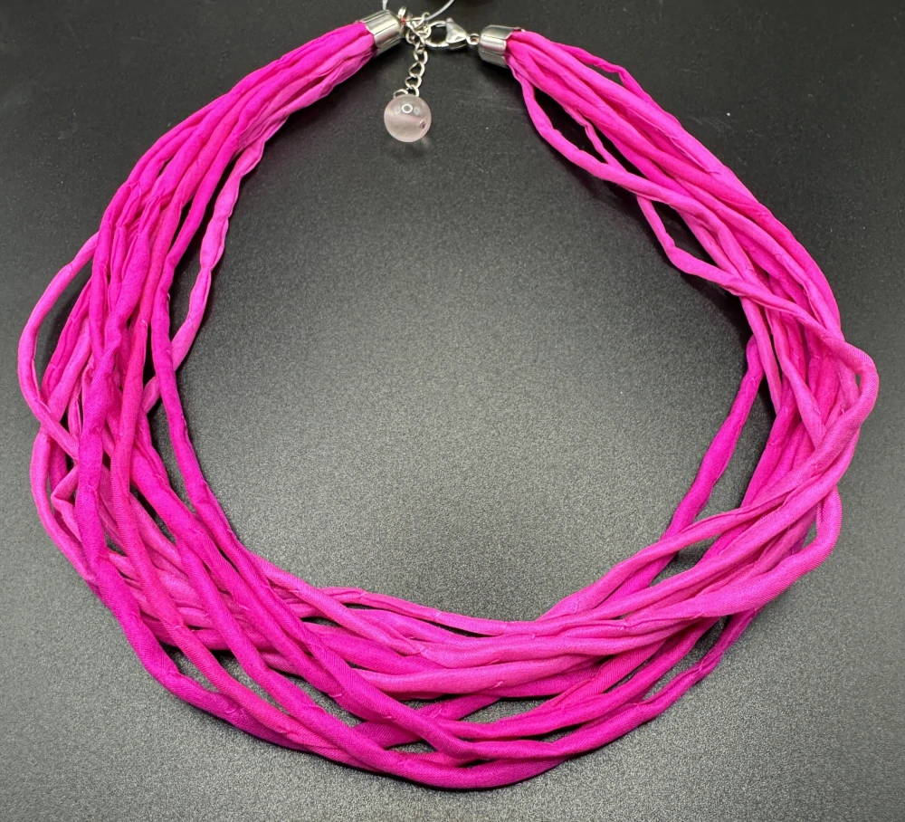 Ammerová Bohumila: Náhrdelník šňůrky - výrazně růžový