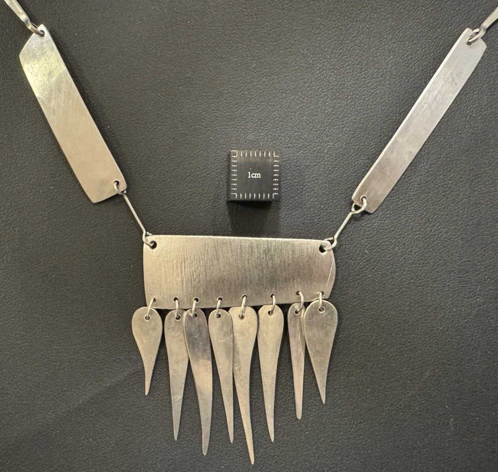 Lavičková Hana: Náhrdelník kapky