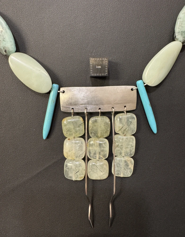 Lavičková Hana: Náhrdelník