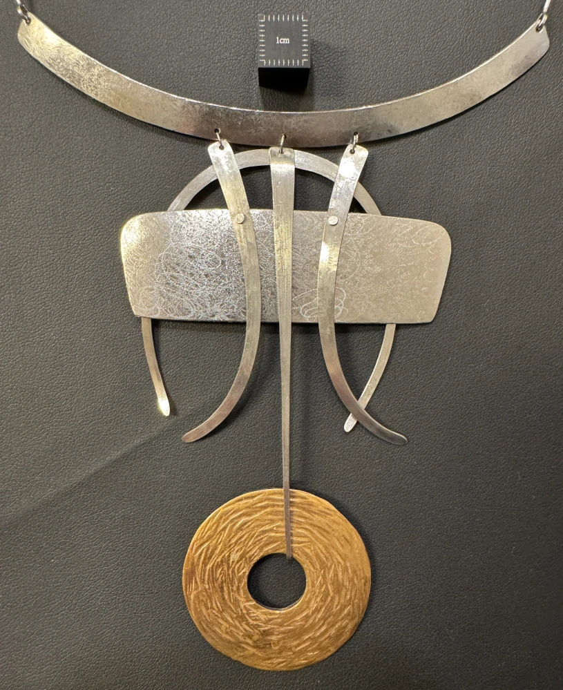 Lavičková Hana: Náhrdelník (B)