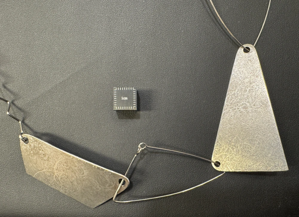 Lavičková Hana: Náhrdelník