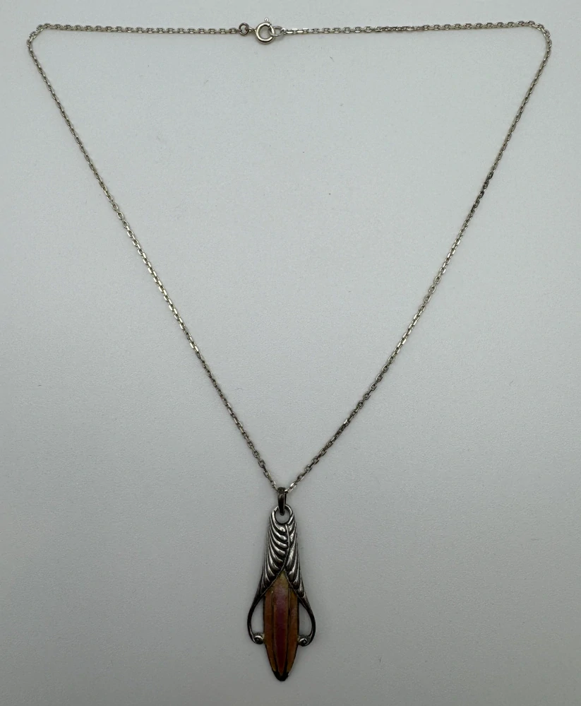 Mašková Zuzana: Náhrdelník - Poupě