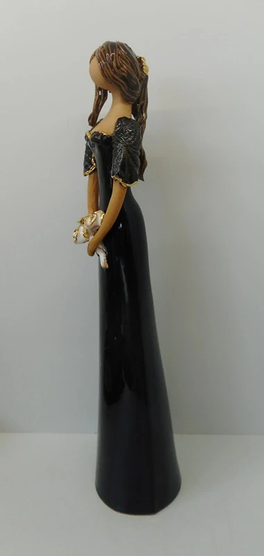 Dudychová Alena: Dívka v tmavých šatech s bílými květy