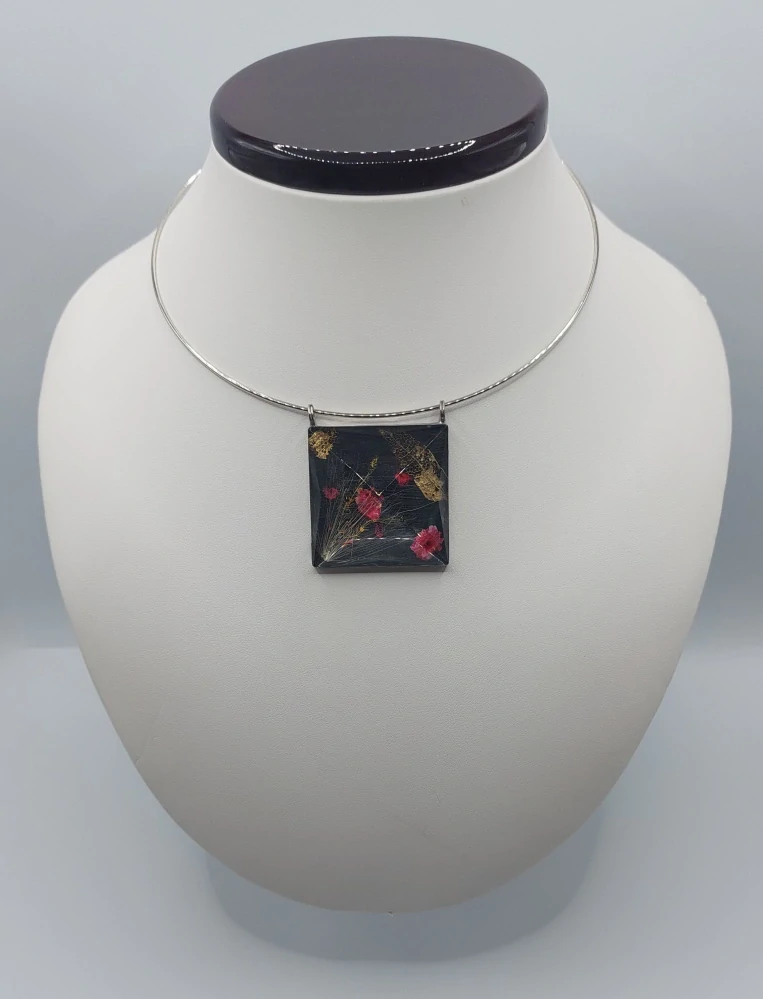 Machová Zuzana: Náhrdelník IV