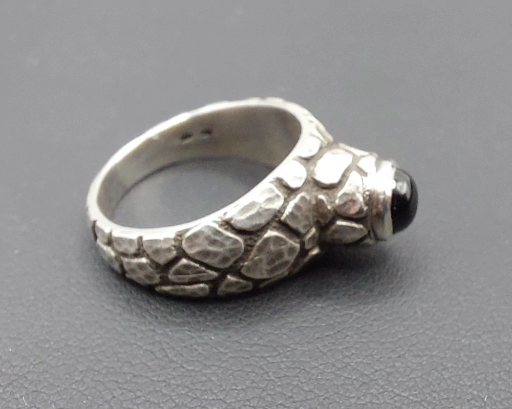 Mašková Zuzana: Prsten - Kameny