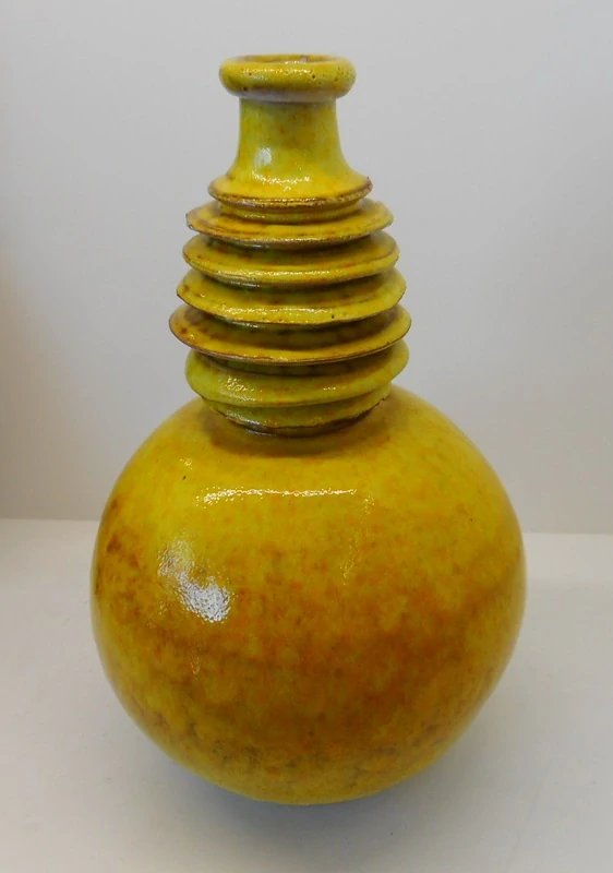 Kováříková Ludmila: Váza žlutá