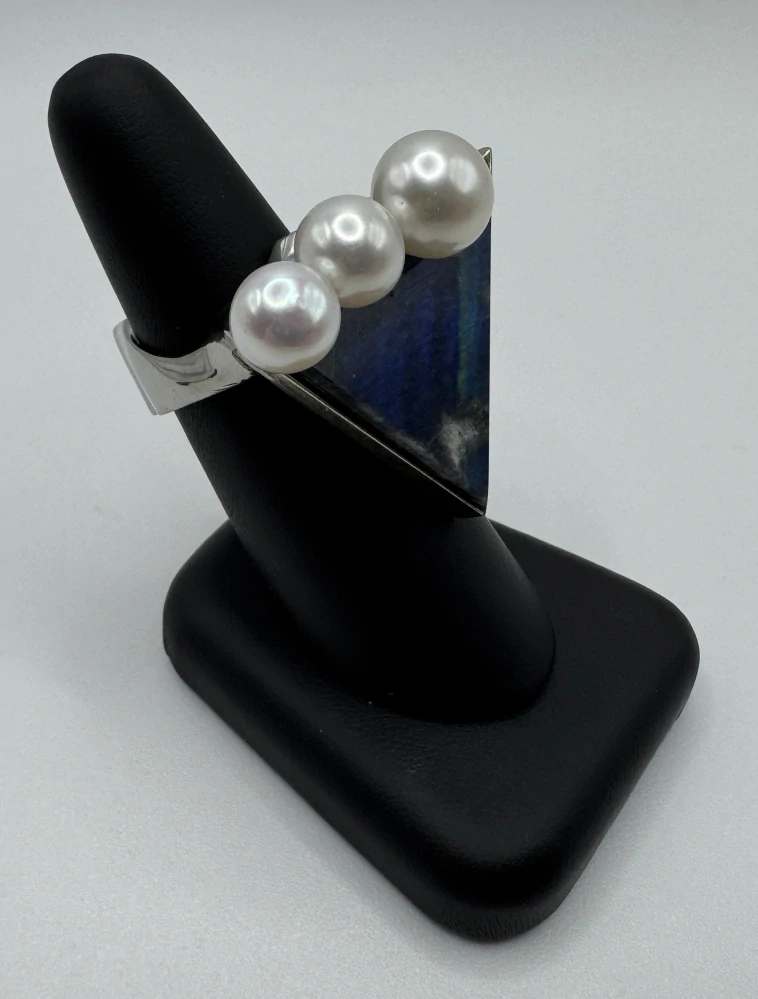 Votipka Karel: Prsten