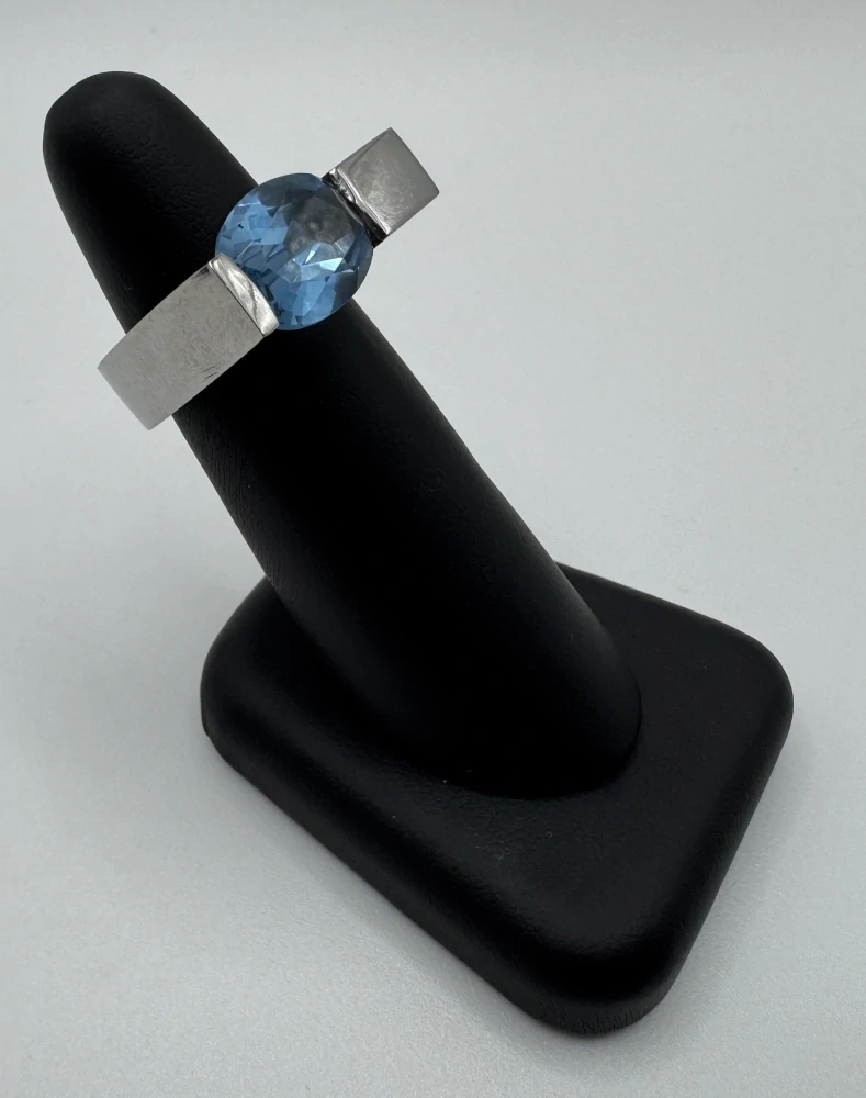 Votipka Karel: Prsten