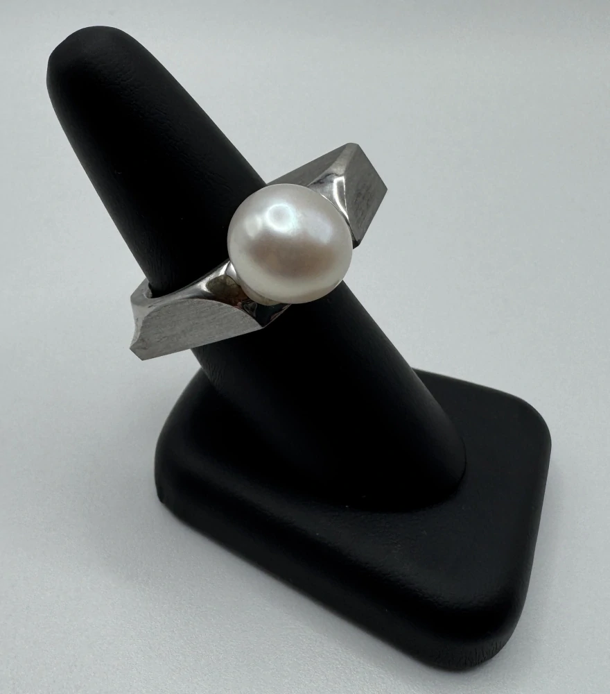 Votipka Karel: Prsten