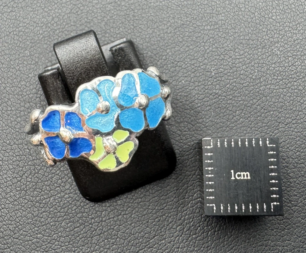 Mašková Zuzana: Prsten - Čtyři kytky