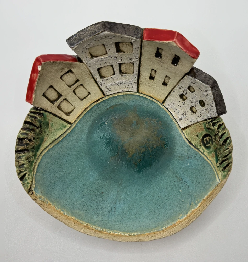 Trbušková Štěpánka: Miska s domky (F)