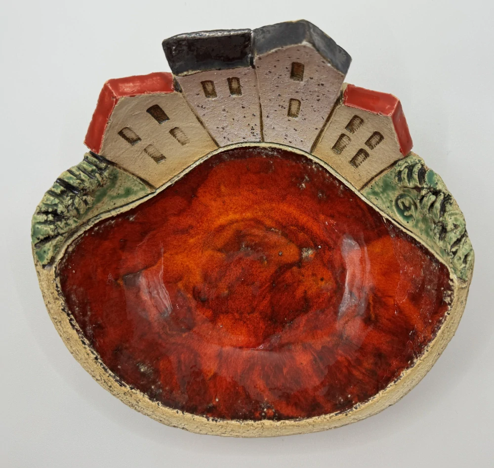 Trbušková Štěpánka: Miska s domky (I)