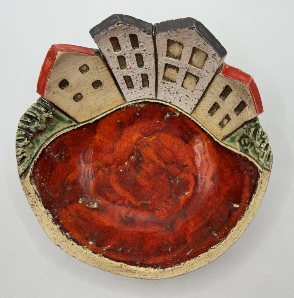 Trbušková Štěpánka: Miska s domky (E)