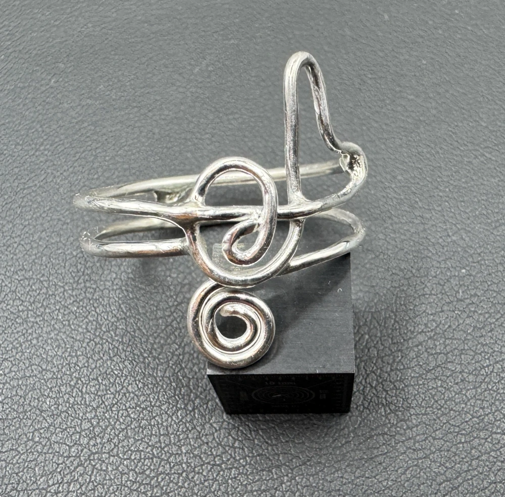 Marešová Zuzana: Prsten - Hudba