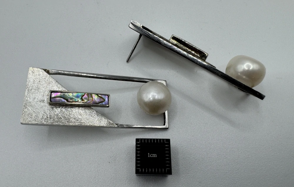 Votipka Karel: Náušnice