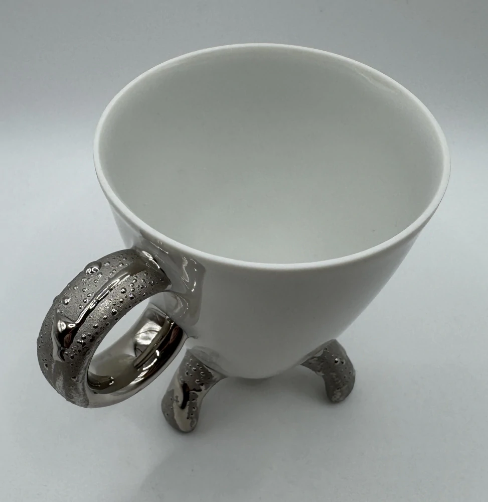 Linhartová Radka: Šálek trojnožka dekor. ouško