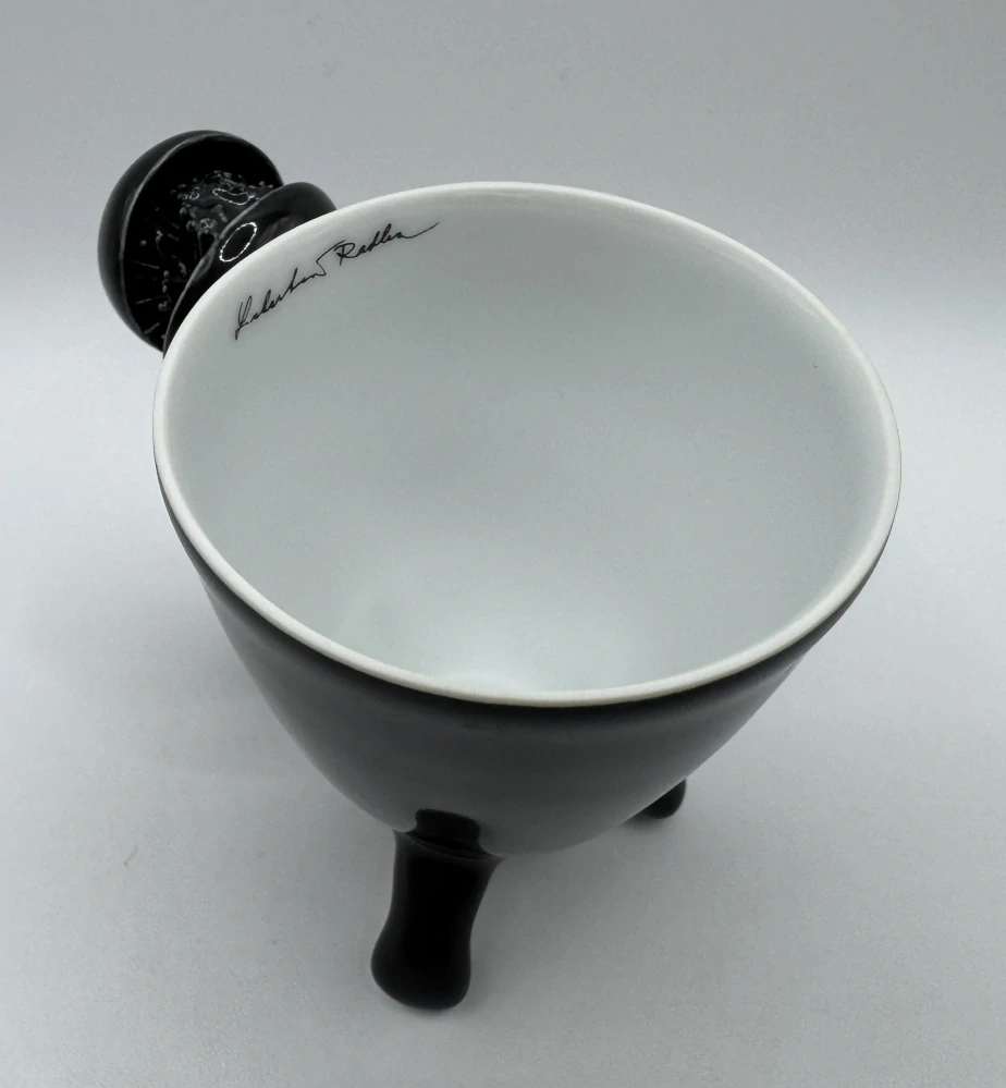 Linhartová Radka: Šálek trojnožka černý I.