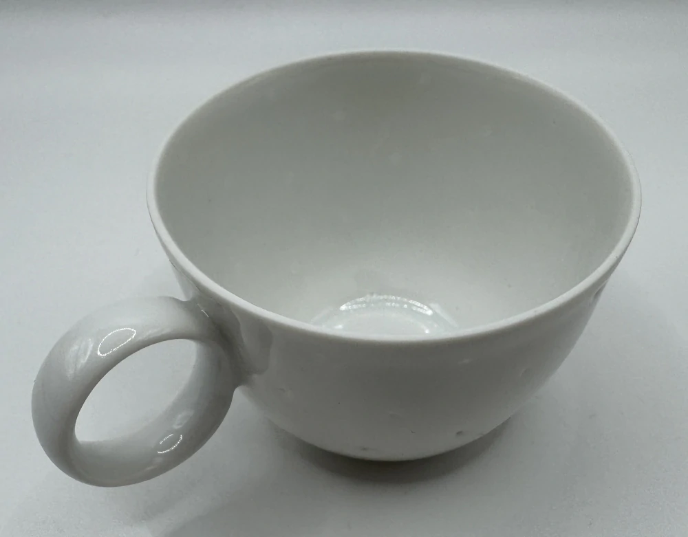 Linhartová Radka: Šálek piccolo děrovaný