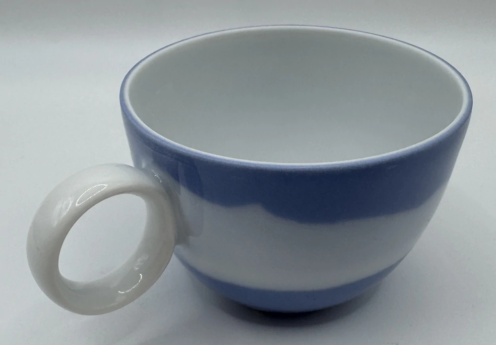 Linhartová Radka: Šálek piccolo modrá fúze III