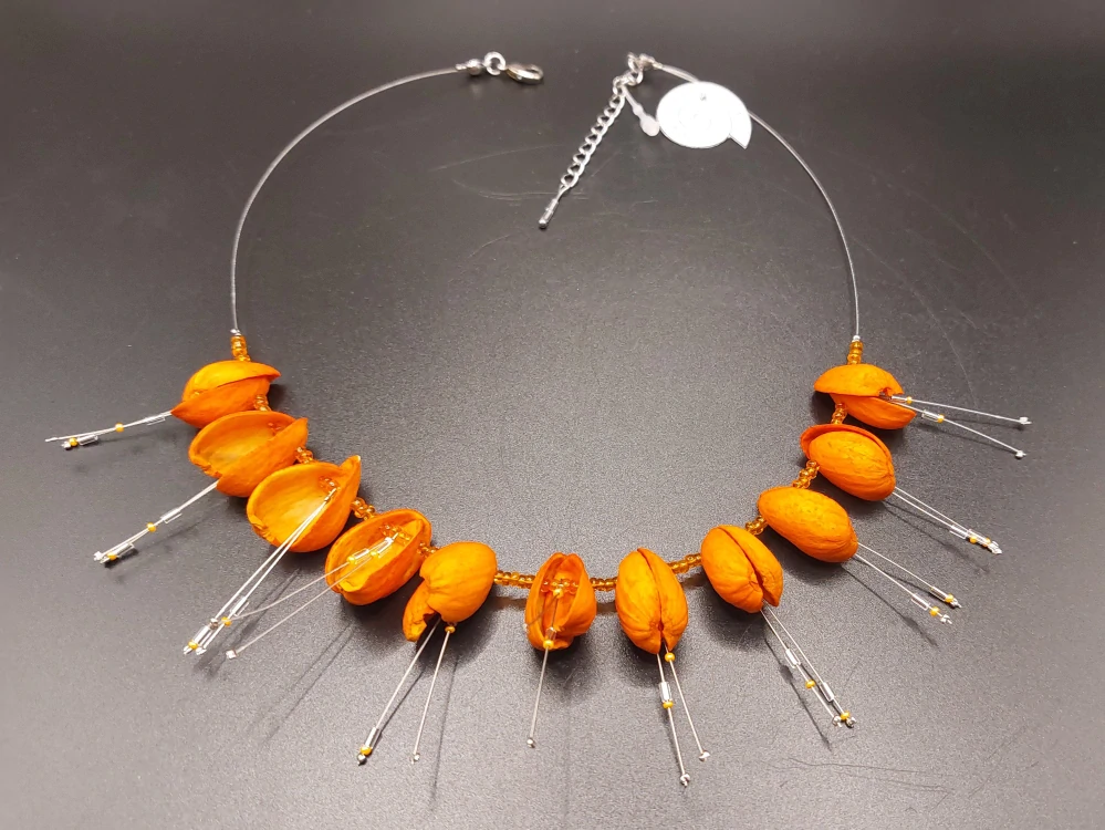 Ammerová Bohumila: Náhrdelník pistácie - oranžový