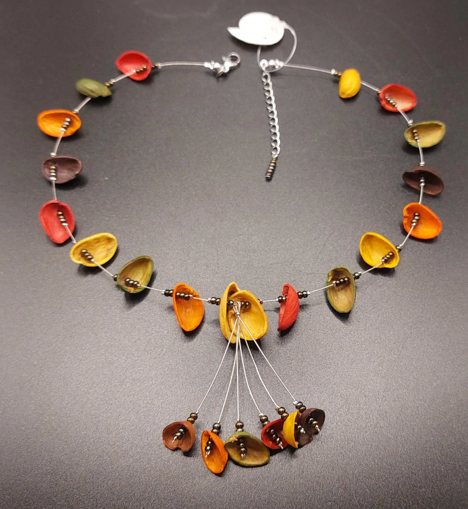 Ammerová Bohumila: Náhrdelník pistácie - pestrobarevný