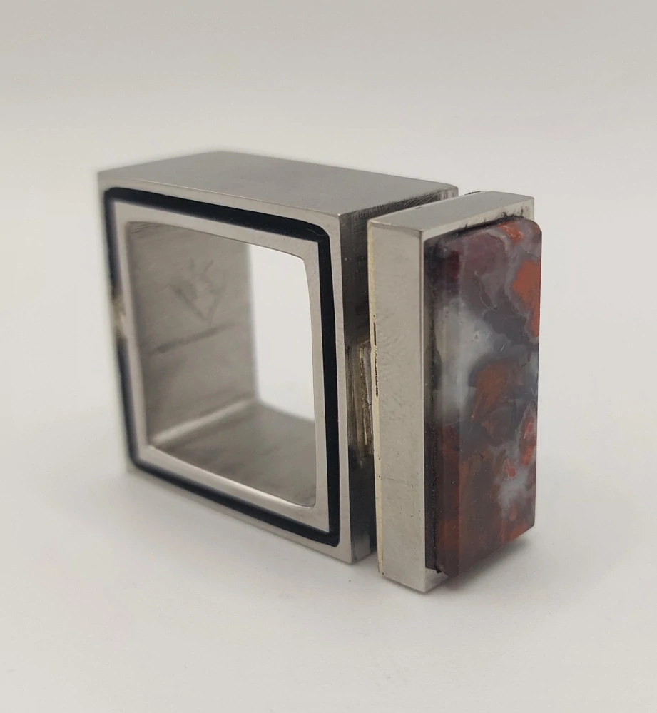 Votipka Karel: Prsten (s jaspisem)