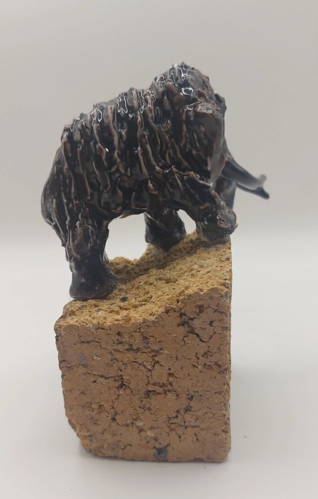 Nožičková Petra: Mamutík na podstavci