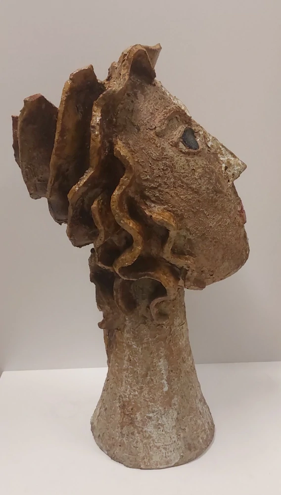 Nožičková Petra: Holka modrooká (květináč)