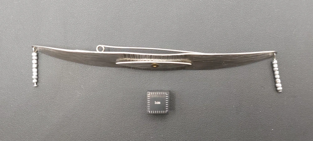 Lavičková Hana: Brož (podlouhlá)