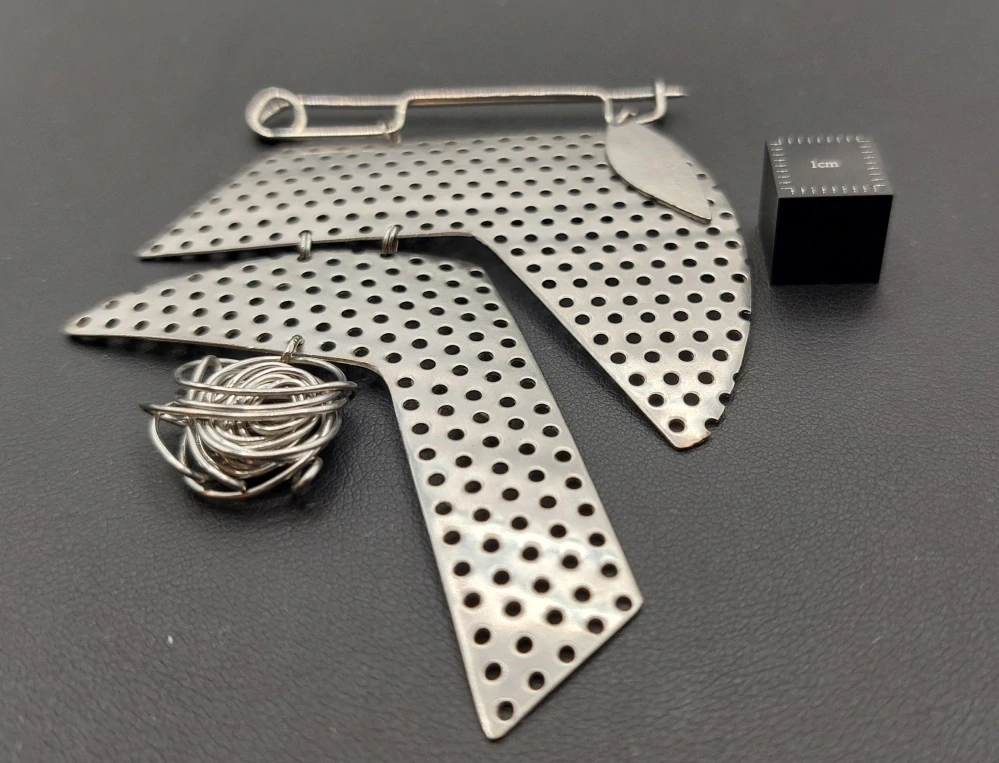 Lavičková Hana: Brož (prodírkovaná)