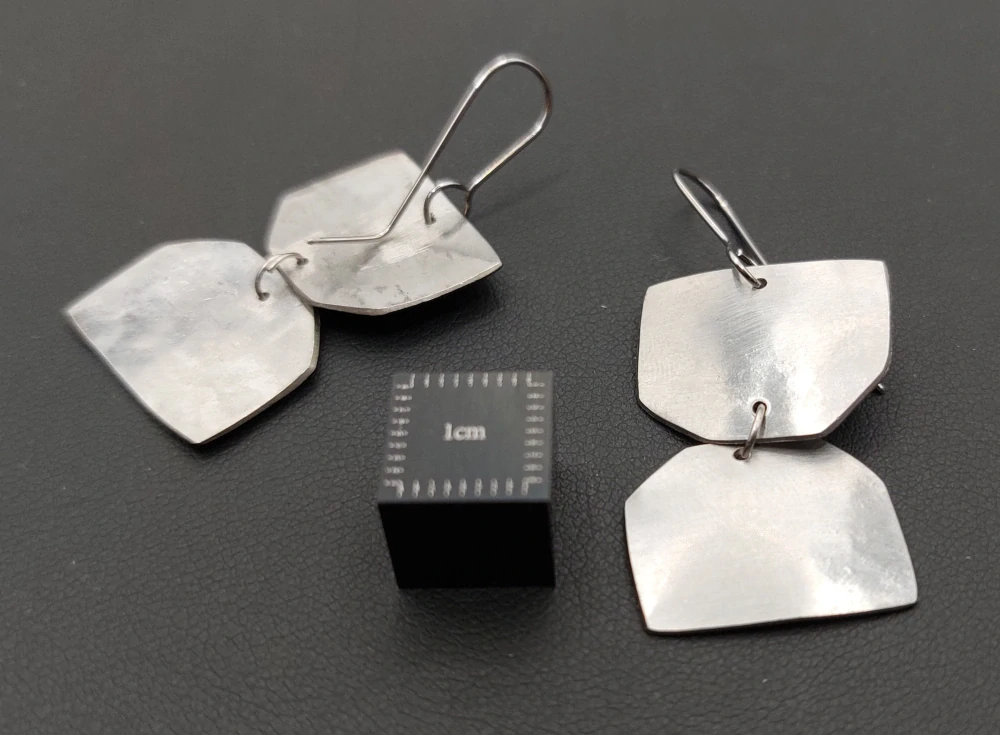 Lavičková Hana: Náušnice