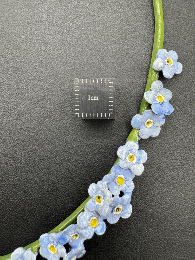 Novotná Veronika: Náhrdelník - Pomněnky