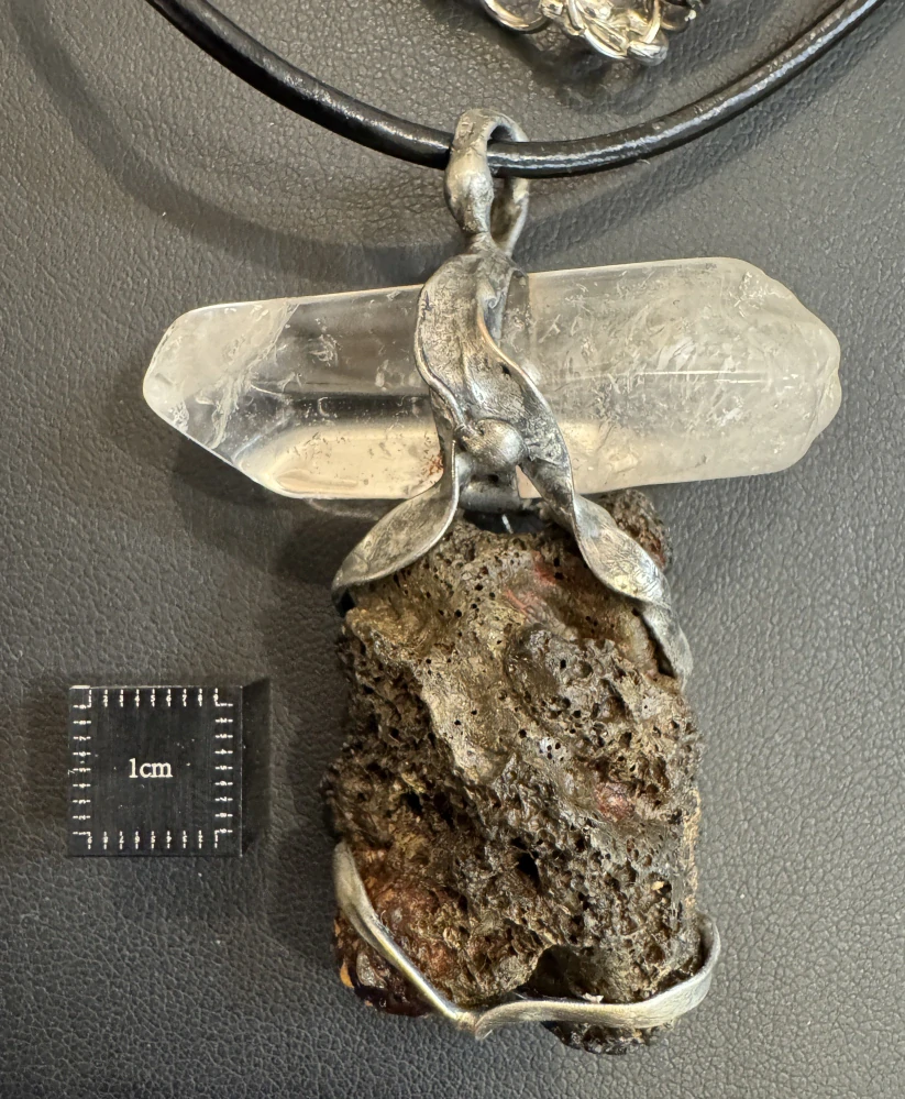 Brůnová Radka: Náhrdelník - Schovaná