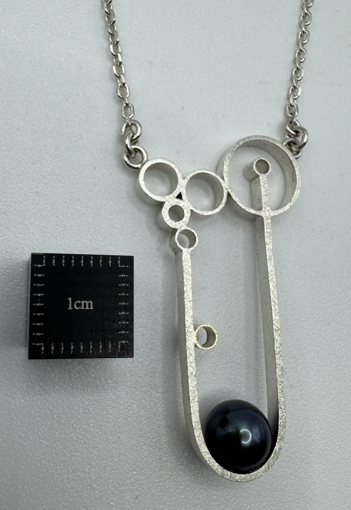 Tichá Andrea: Závěs s řetízkem - Erte