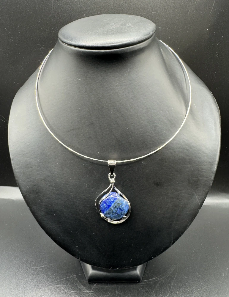 Kurfiřtová Štěpánka: Přívěšek - lapis lazuli